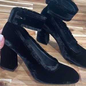 Gorgeous Stuart Weitzman heels